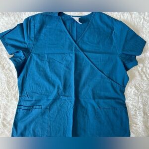 V Neck Scrub Top with Pockets